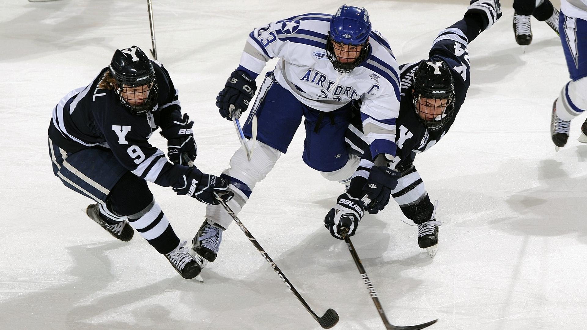 巴黎失利，拜仁2-1拿下比赛，梅开二度的迪亚斯表现抢眼，拜仁 2_3 不敌巴黎