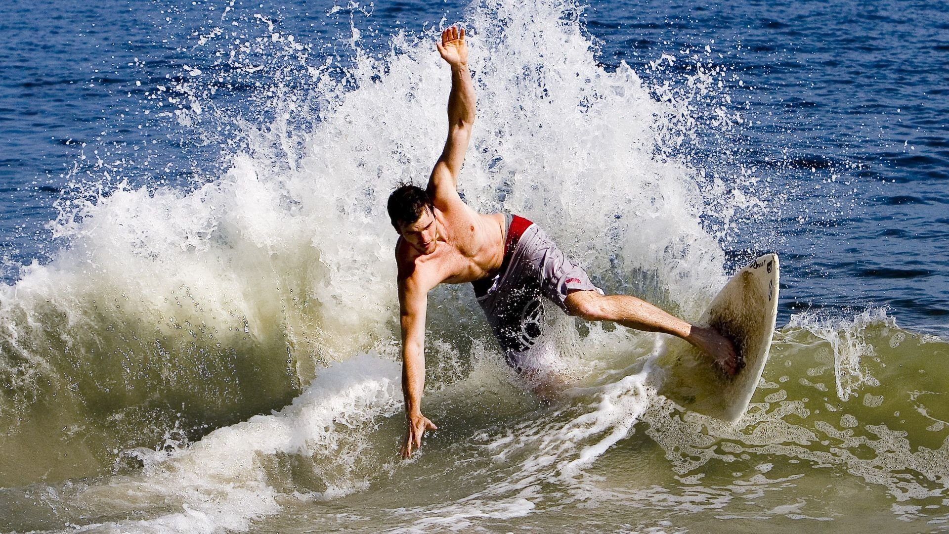 开放海域多日帆船拉力赛 夜航与暴风成为记忆
